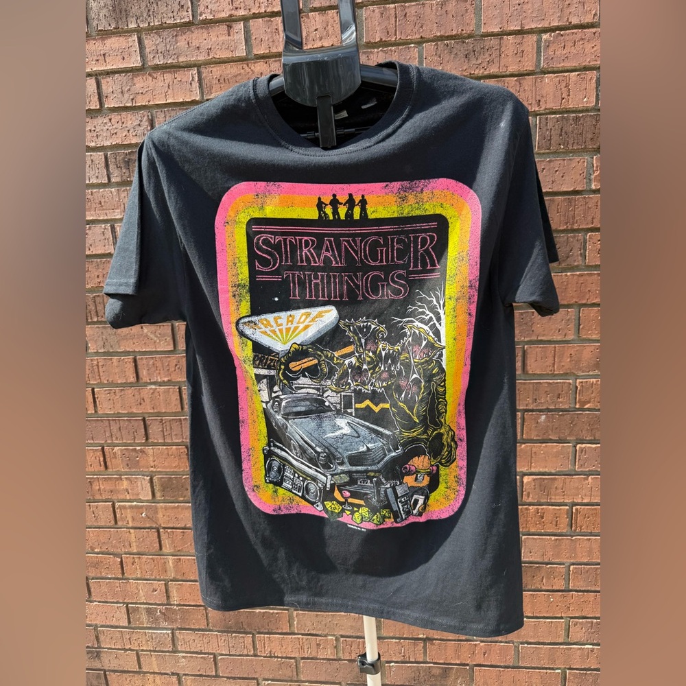 Netflix Stranger Things Retro Poster Arcade Black S/S T-Shirt Top Mens Medium